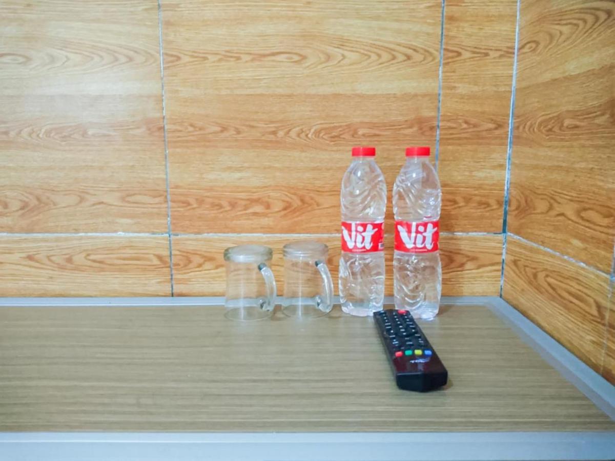 Reddoorz Syariah At Griya Soeratin Pacitan Hotel Ngoại thất bức ảnh